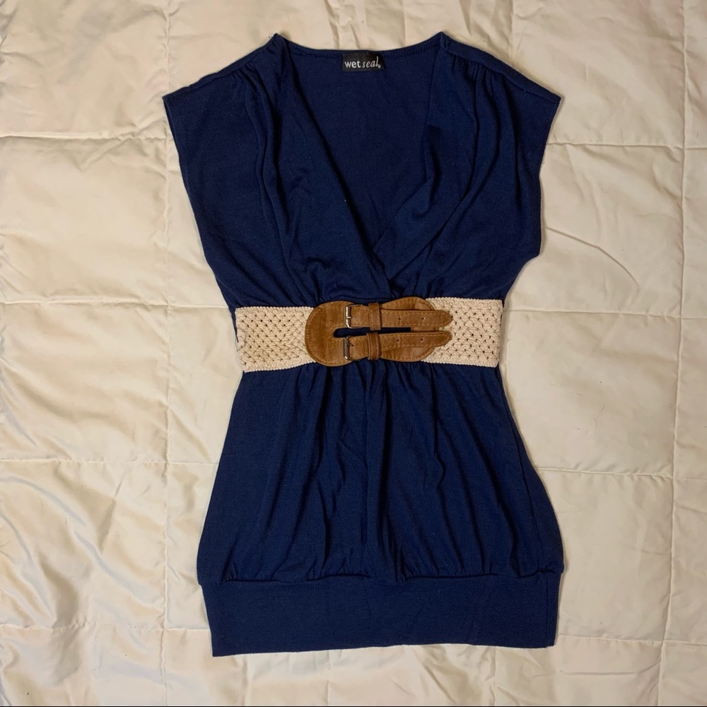 Faux belted blouse - super cute, EUC❗️